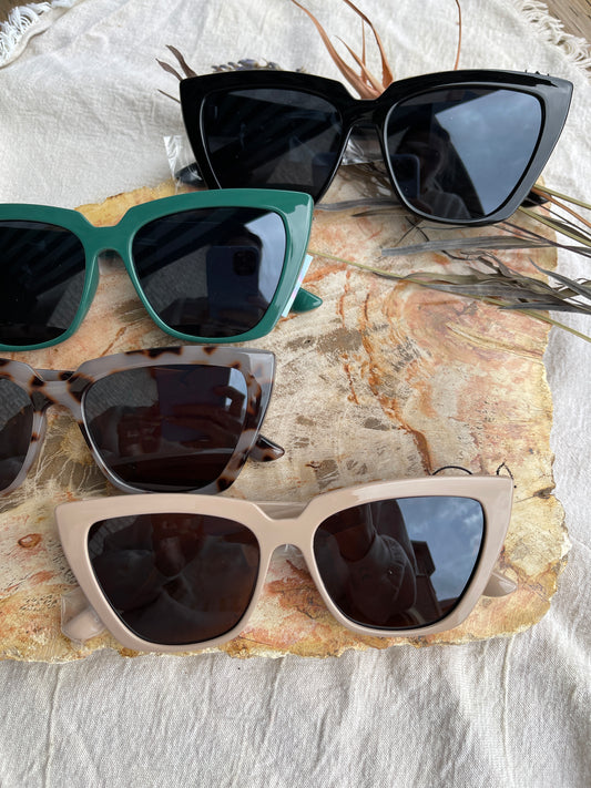 Oversize Cat Eye Sunnies